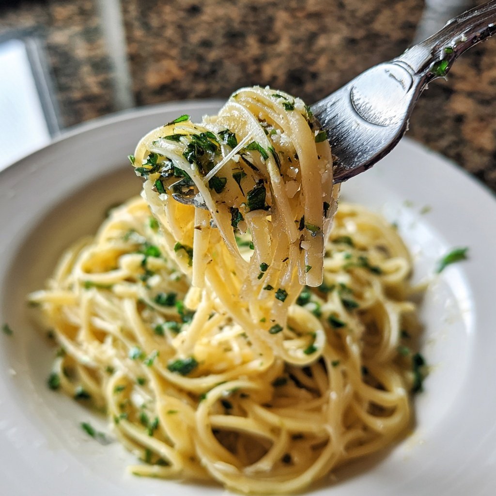 Quick & Easy 15-Minute Garlic Pasta